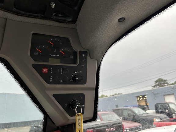 2012 Volvo MC 135C