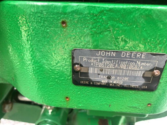 2018 John Deere 6120E Photo 4