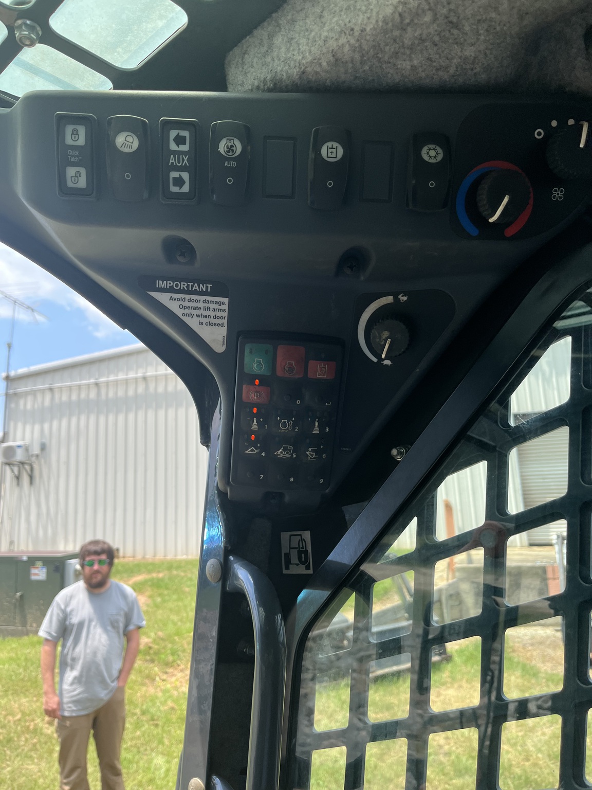 2019 John Deere 333G Image 6