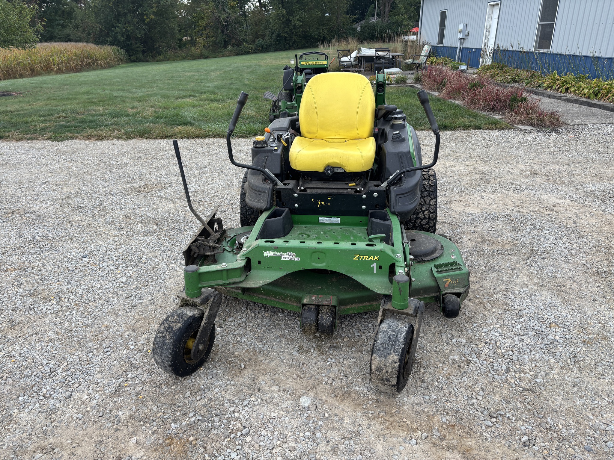 Used 2016 John Deere Z950R Zero Turn Mowers at Koenig Equipment in Franklin, IN - PhotoXL2