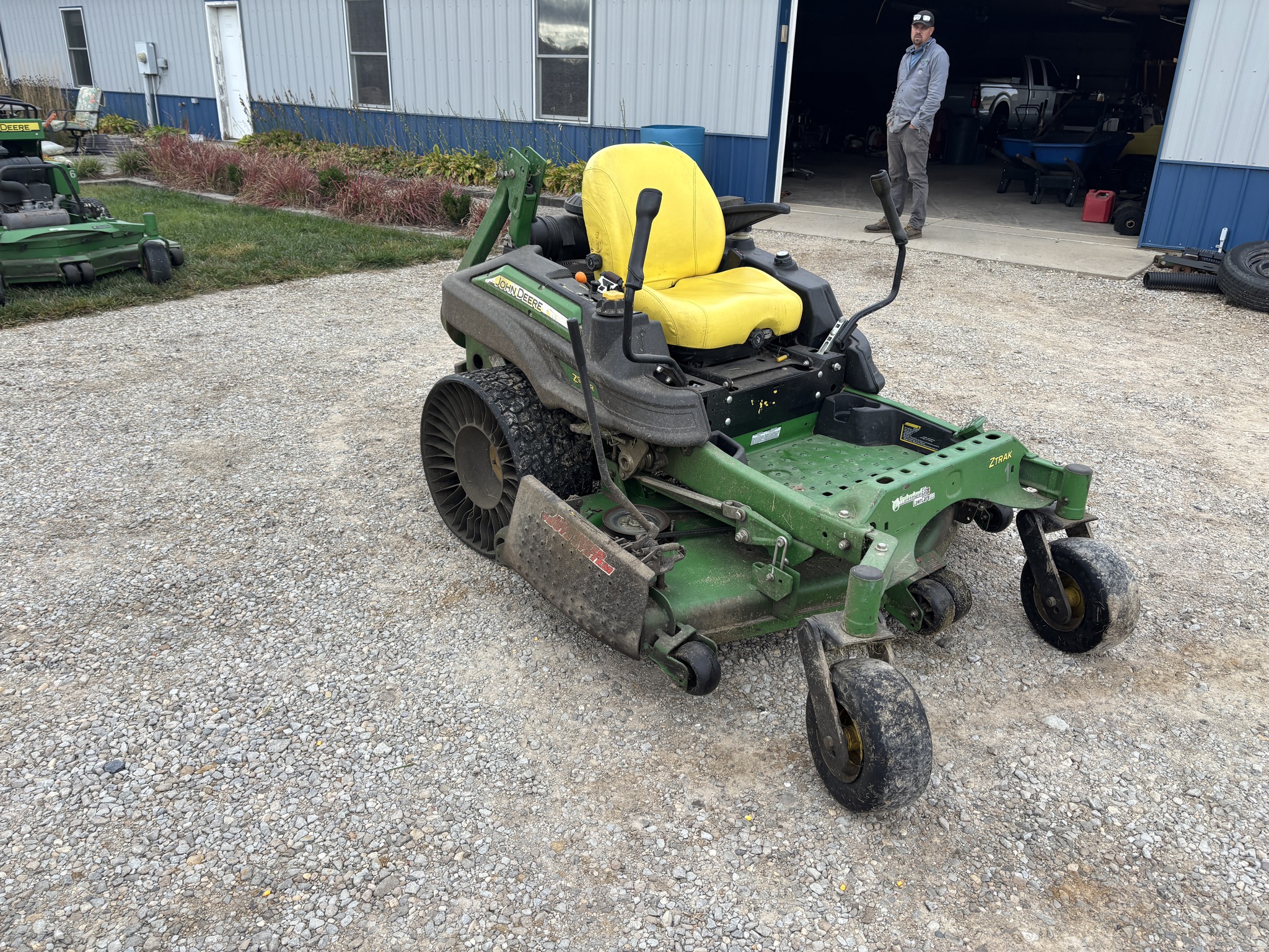 Used 2016 John Deere Z950R Zero Turn Mowers at Koenig Equipment in Franklin, IN - PhotoXL1