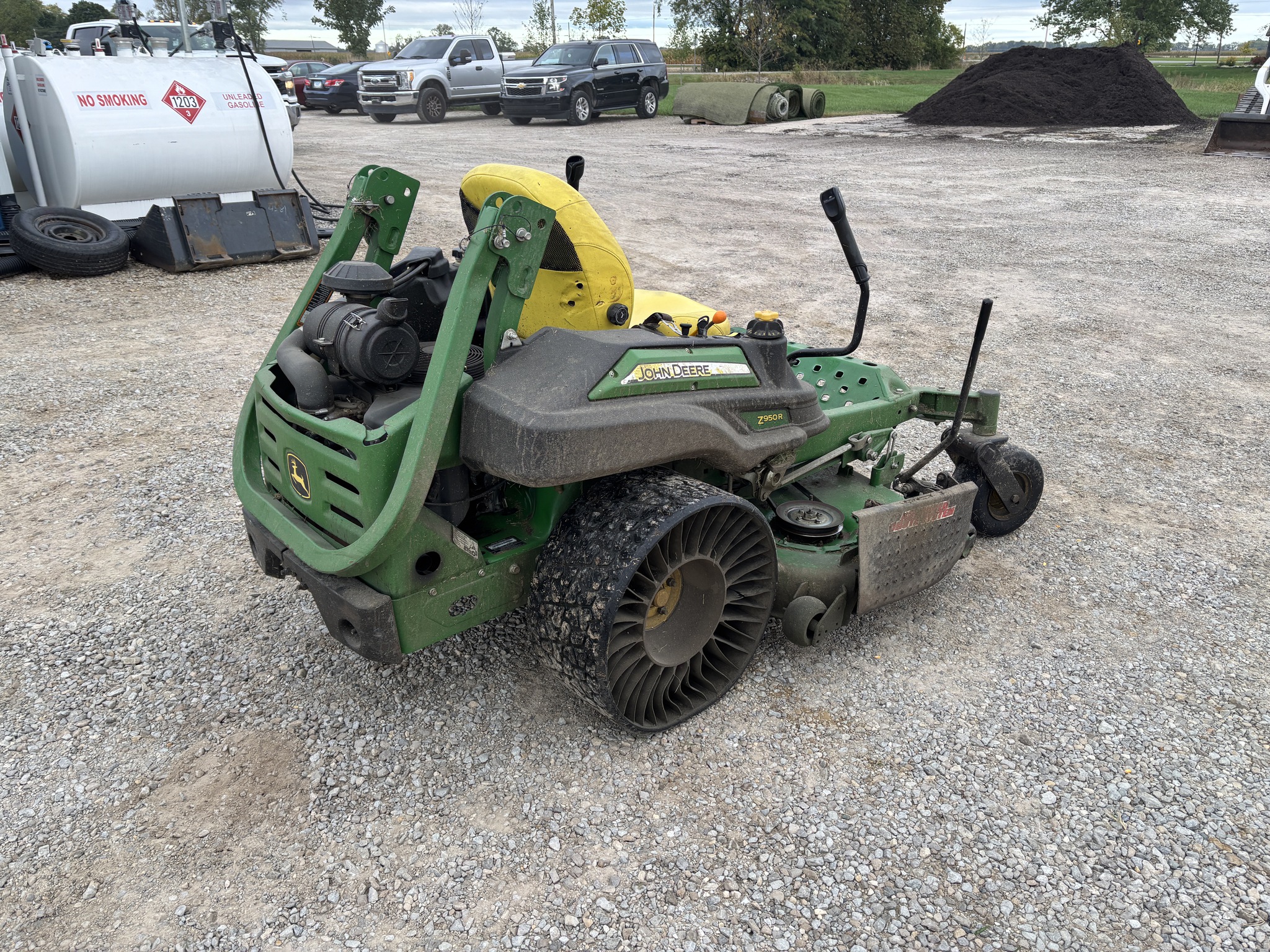 Used 2016 John Deere Z950R Zero Turn Mowers at Koenig Equipment in Franklin, IN - PhotoXL3