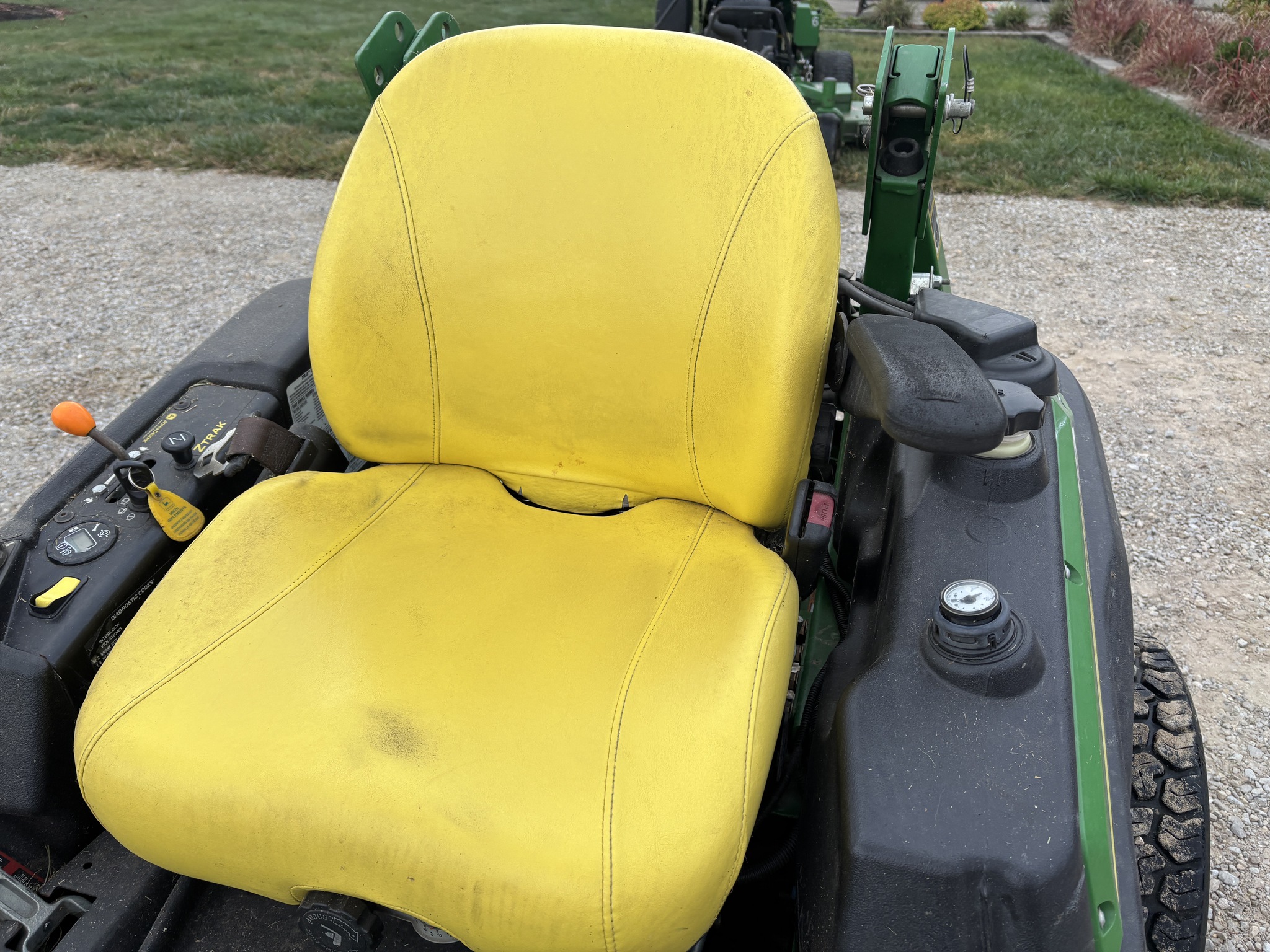 Used 2016 John Deere Z950R Zero Turn Mowers at Koenig Equipment in Franklin, IN - PhotoXL6