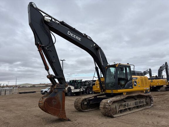 Photo of a 2023 John Deere 300GLC