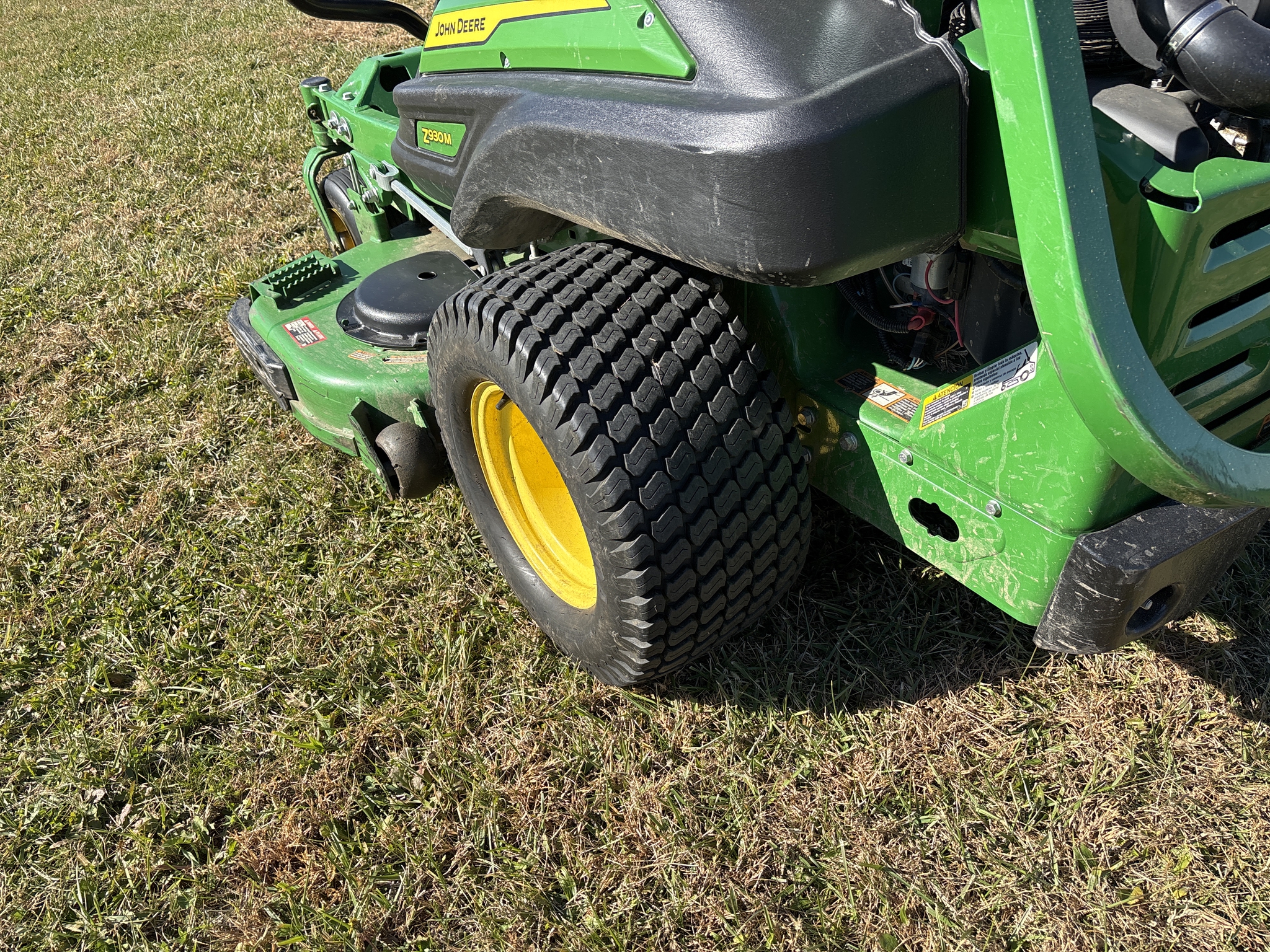 Used 2023 John Deere Z930M Zero Turn Mowers at Koenig Equipment in Urbana, OH - PhotoXL8