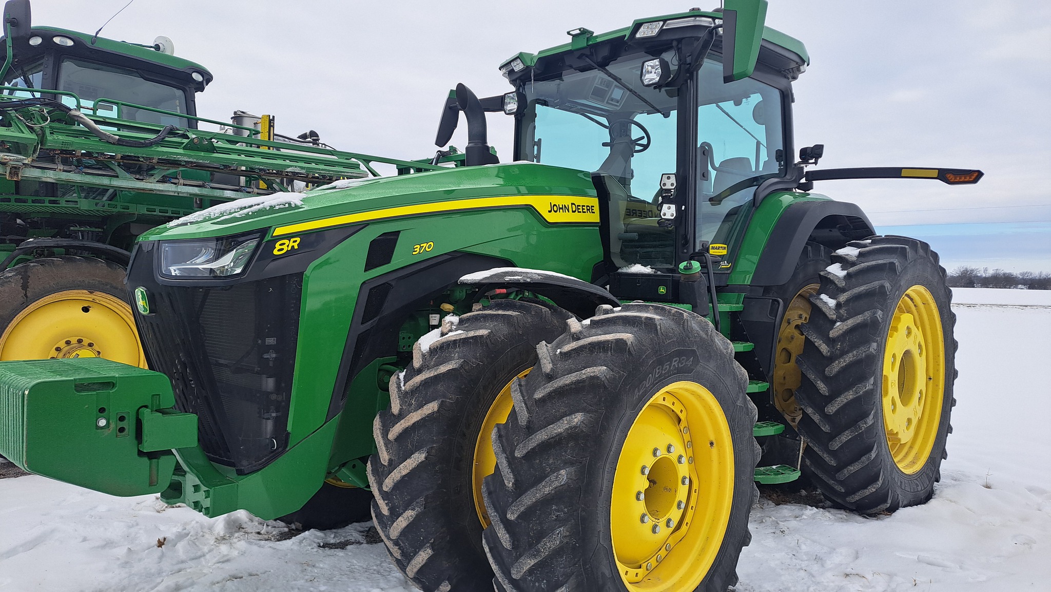  2022 John Deere 8R 370 at Heritage Tractor in Carthage, IL