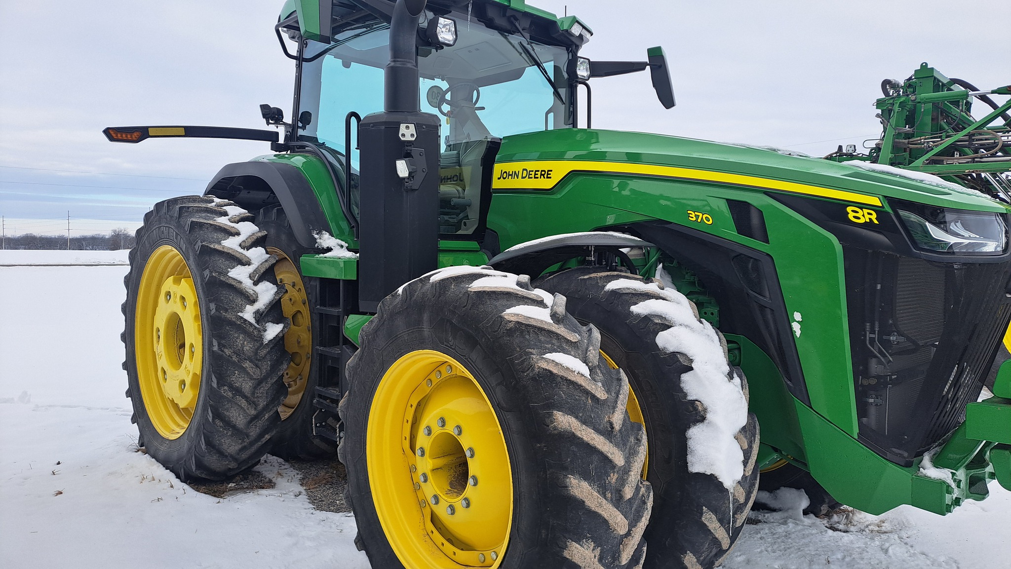  2022 John Deere 8R 370 at Heritage Tractor in Carthage, IL