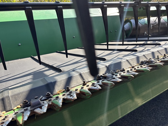 Used 2016 John Deere 640FD Combine Platforms at Koenig Equipment in Oxford, OH - Photo13