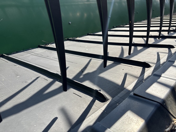 Used 2016 John Deere 640FD Combine Platforms at Koenig Equipment in Oxford, OH - Photo14