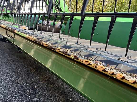 Used 2016 John Deere 640FD Combine Platforms at Koenig Equipment in Oxford, OH - Photo15