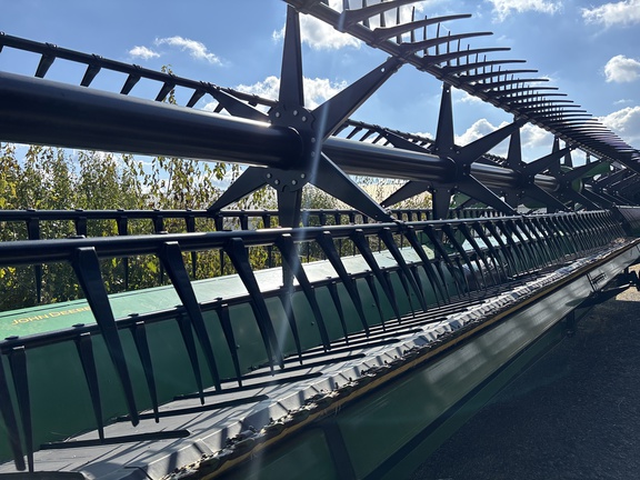 Used 2016 John Deere 640FD Combine Platforms at Koenig Equipment in Oxford, OH - Photo23