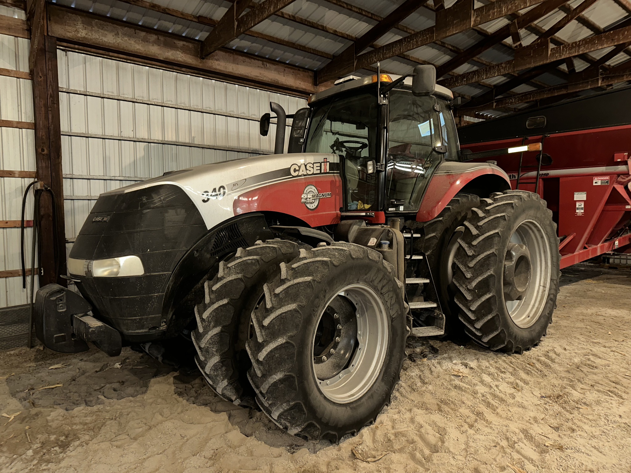 2013 Case IH Magnum 340 Image 7