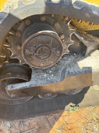 2016 John Deere 331G Photo 2