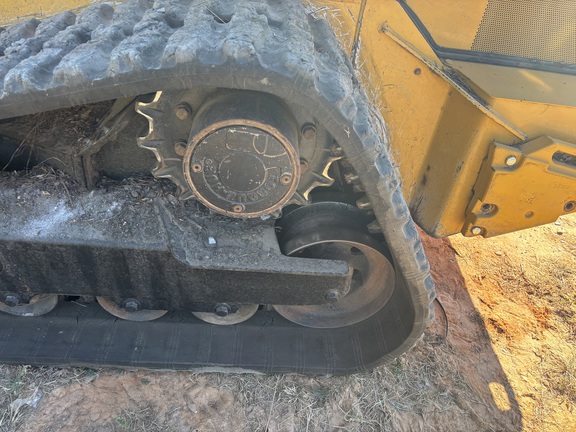 2016 John Deere 331G Photo 4