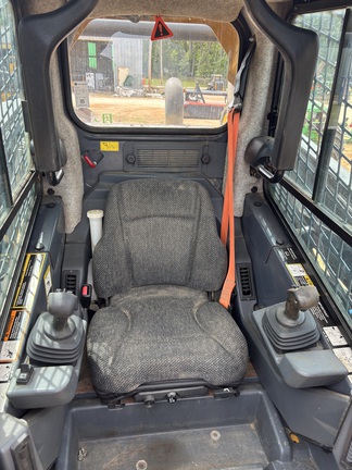 2016 John Deere 331G Photo 9