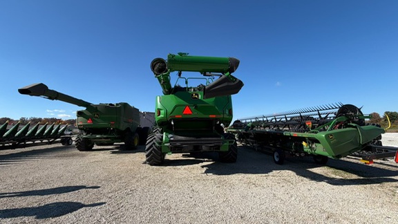 Photo of 2024 John Deere X9 1000