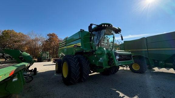Photo of 2024 John Deere X9 1000