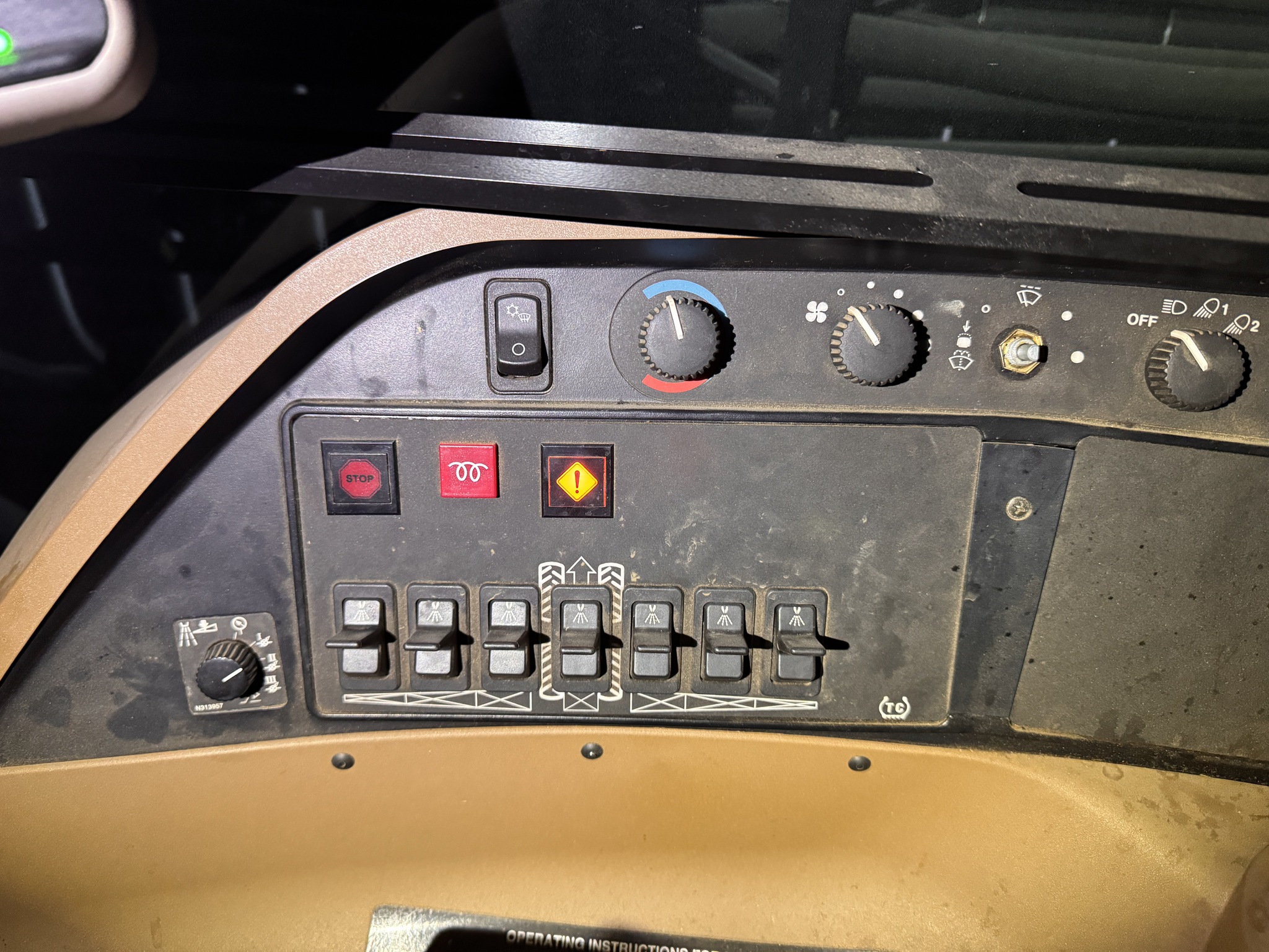 2012 John Deere 4830 Image 9