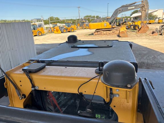 2023 John Deere 333G