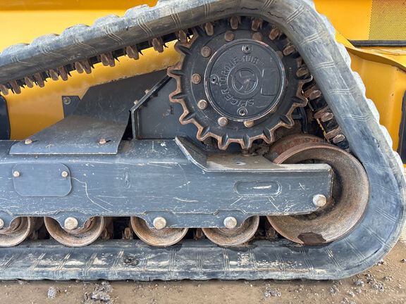 2023 John Deere 333G