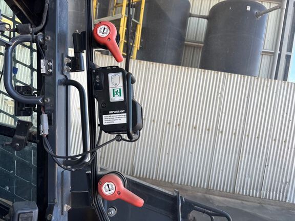 2023 John Deere 333G