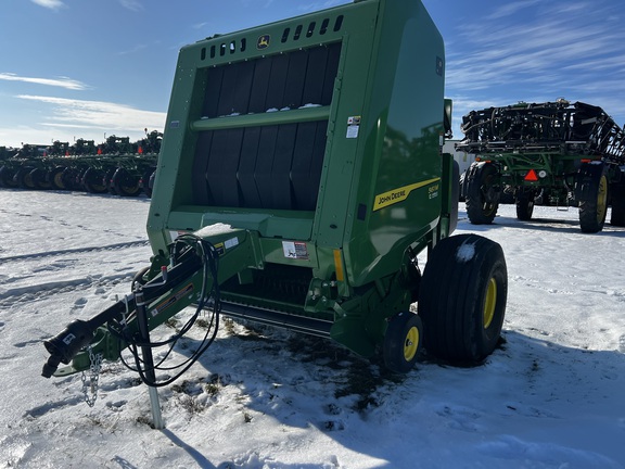 2025 John Deere 561M - Photo7