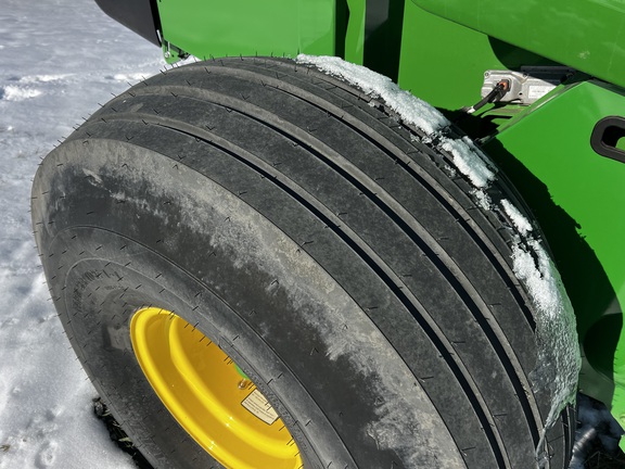 2025 John Deere 561M - Photo13