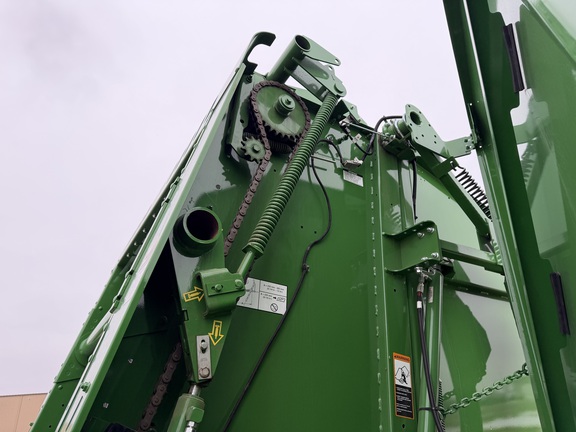 2025 John Deere 561M - Photo27