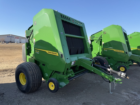  John Deere 561M