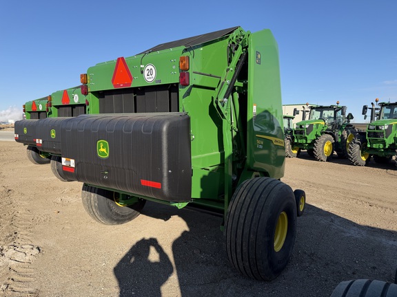 2025 John Deere 561M - Photo3