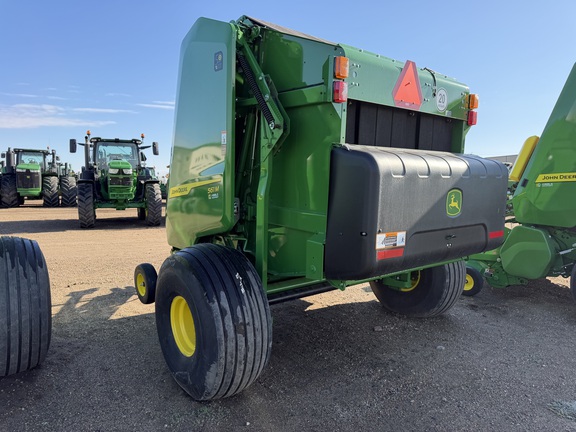 2025 John Deere 561M - Photo5