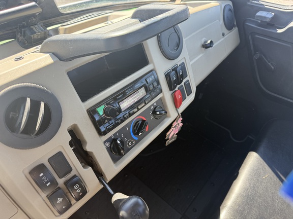 2023 John Deere XUV 835R - Photo15