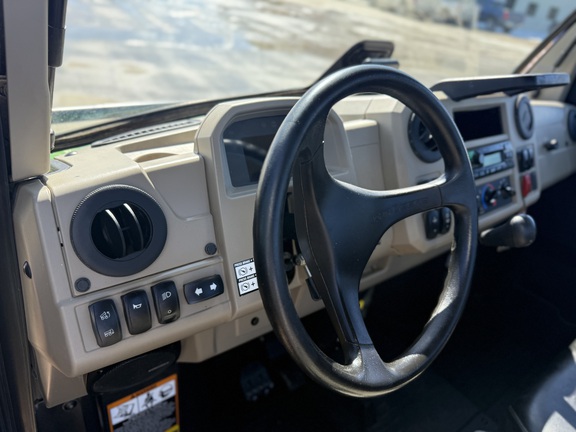 2023 John Deere XUV 835R - Photo14