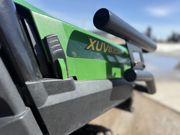 2023 John Deere XUV 835R - Photo3