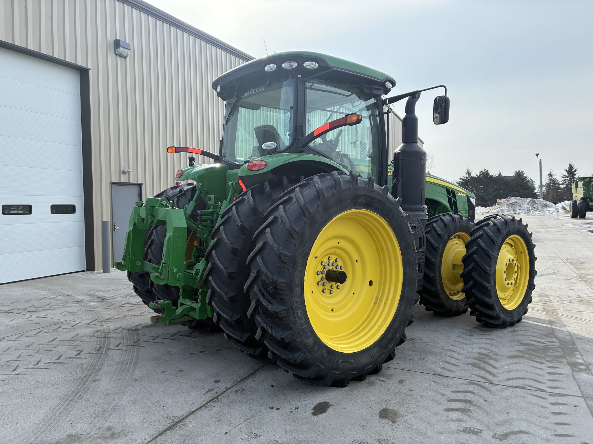 2017 John Deere 8320R Image 3