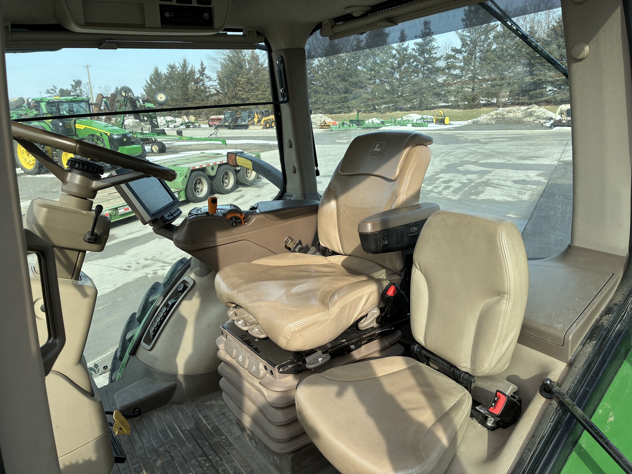 2017 John Deere 8320R Image 9