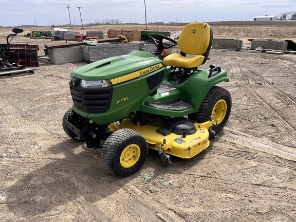  John Deere X730