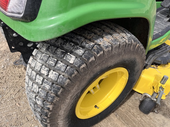 2020 John Deere X730 - Photo12