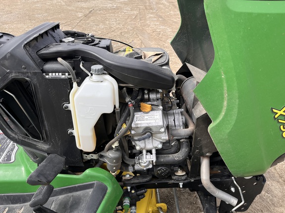 2020 John Deere X730 - Photo16