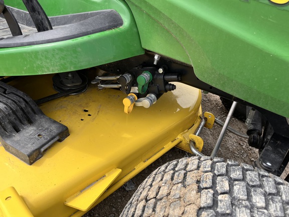 2020 John Deere X730 - Photo17