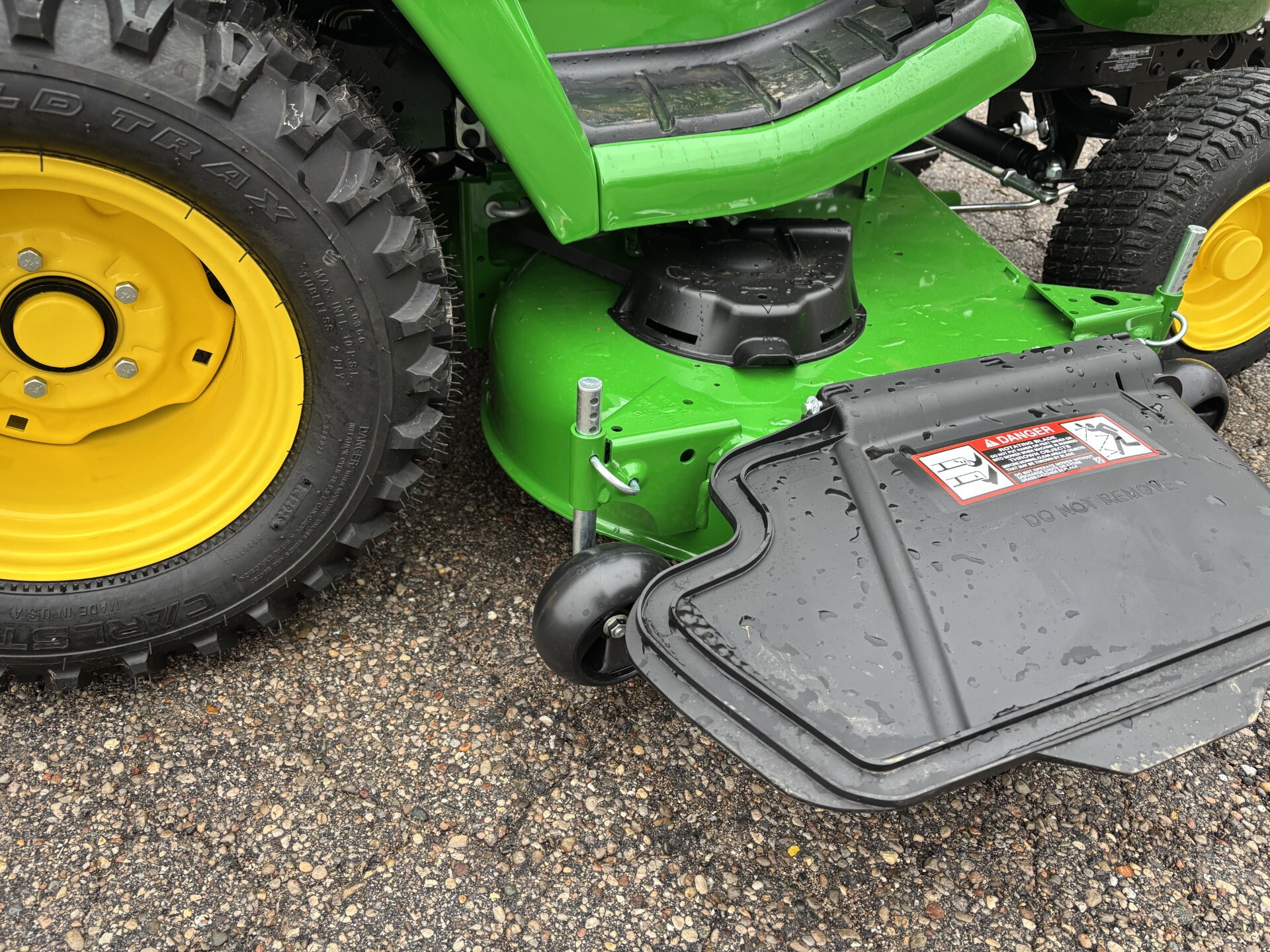 Used 2025 John Deere X590 Lawn & Garden Tractors at Koenig Equipment in Germantown, OH - PhotoXL6