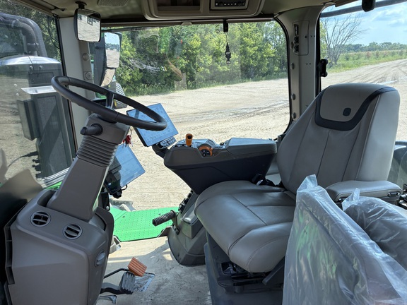 2025 John Deere 9R 640 - Photo43