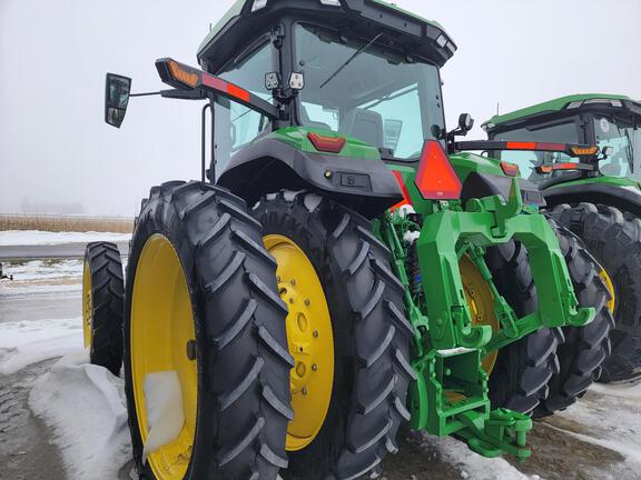 2025 John Deere 8R 340 - Photo8