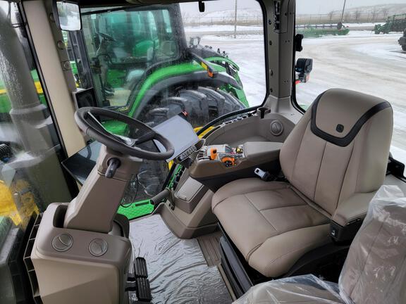 2025 John Deere 8R 340 - Photo19
