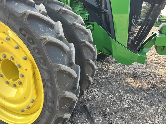 2025 John Deere 8R 340 - Photo15