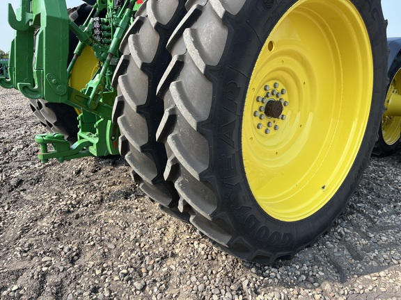 2025 John Deere 8R 340 - Photo19
