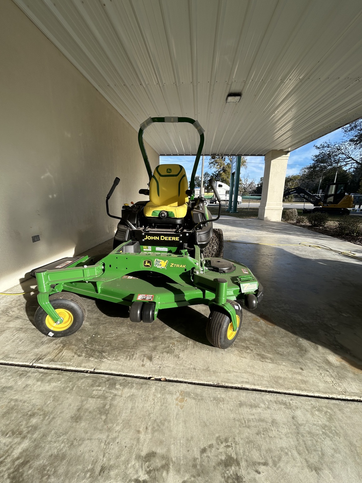 2026 John Deere Z970R Image 4