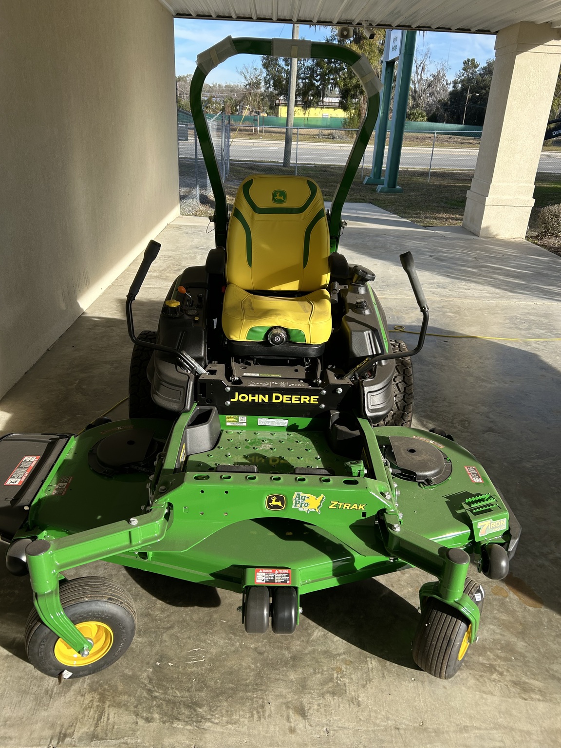 2026 John Deere Z970R Image 5