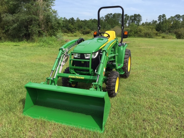 2026 John Deere 3046R Image 1