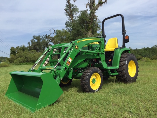 2026 John Deere 3046R Image 4